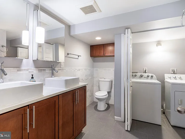 82 Q St NW #84B — Photo 7