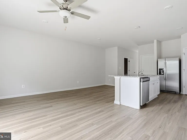 112 Paddington St — Photo 10