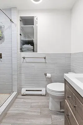 Bathroom, photo 1