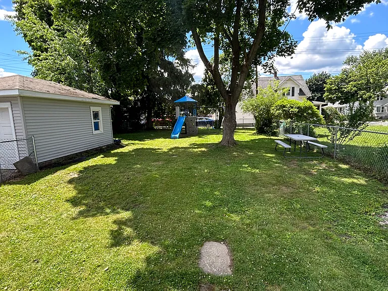 407 N Page Ave — Photo 4