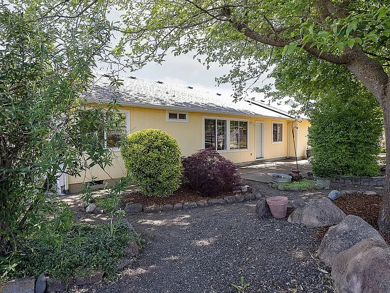 305 Blackberry Ct — Photo 13