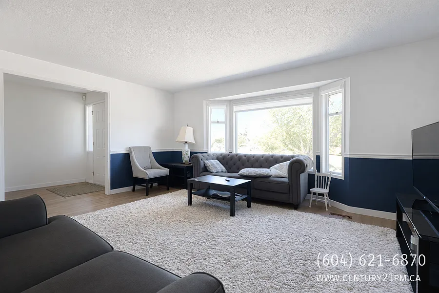 3 bed, 2.0 bath, 1343 sqft, $2,700 — Photo 3