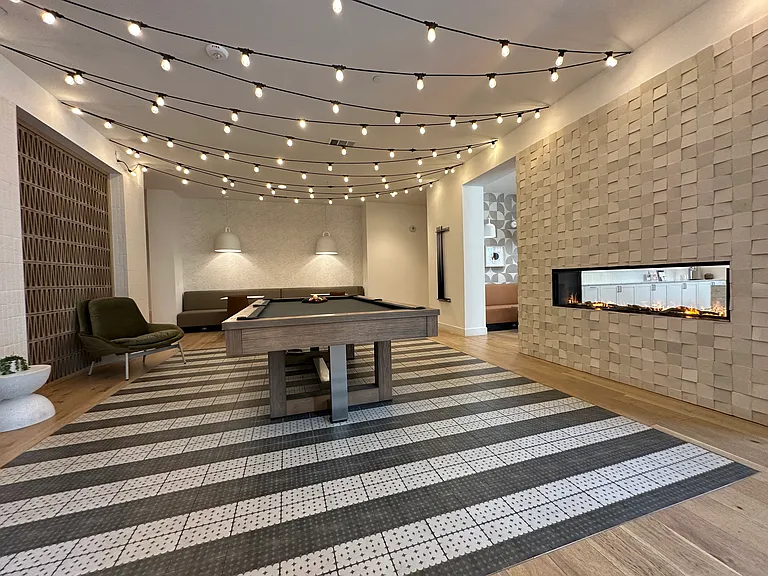 E Riverside Dr — Photo 11