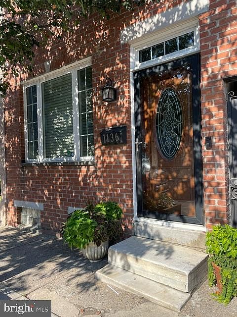 1st image of 1136 Leopard St