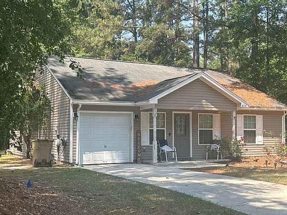 3rd image of 495 Shadowbrook Cir
