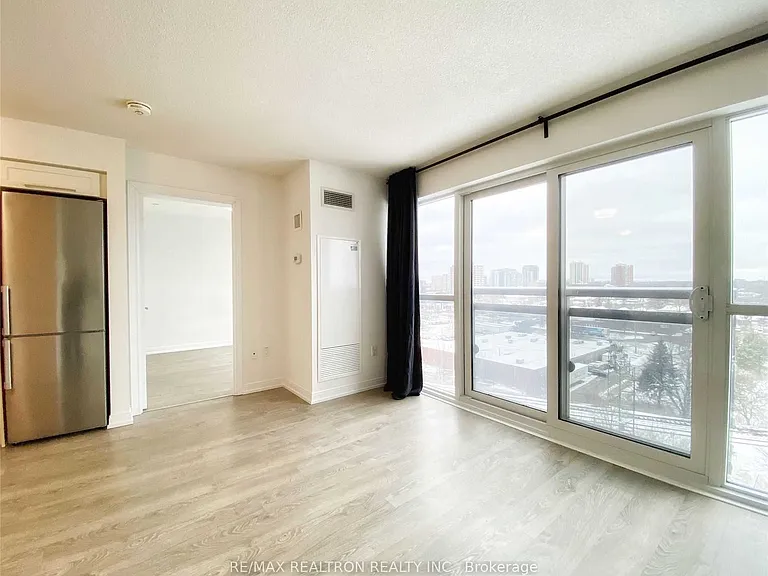 275 Village Green Sq #821 — Photo 10