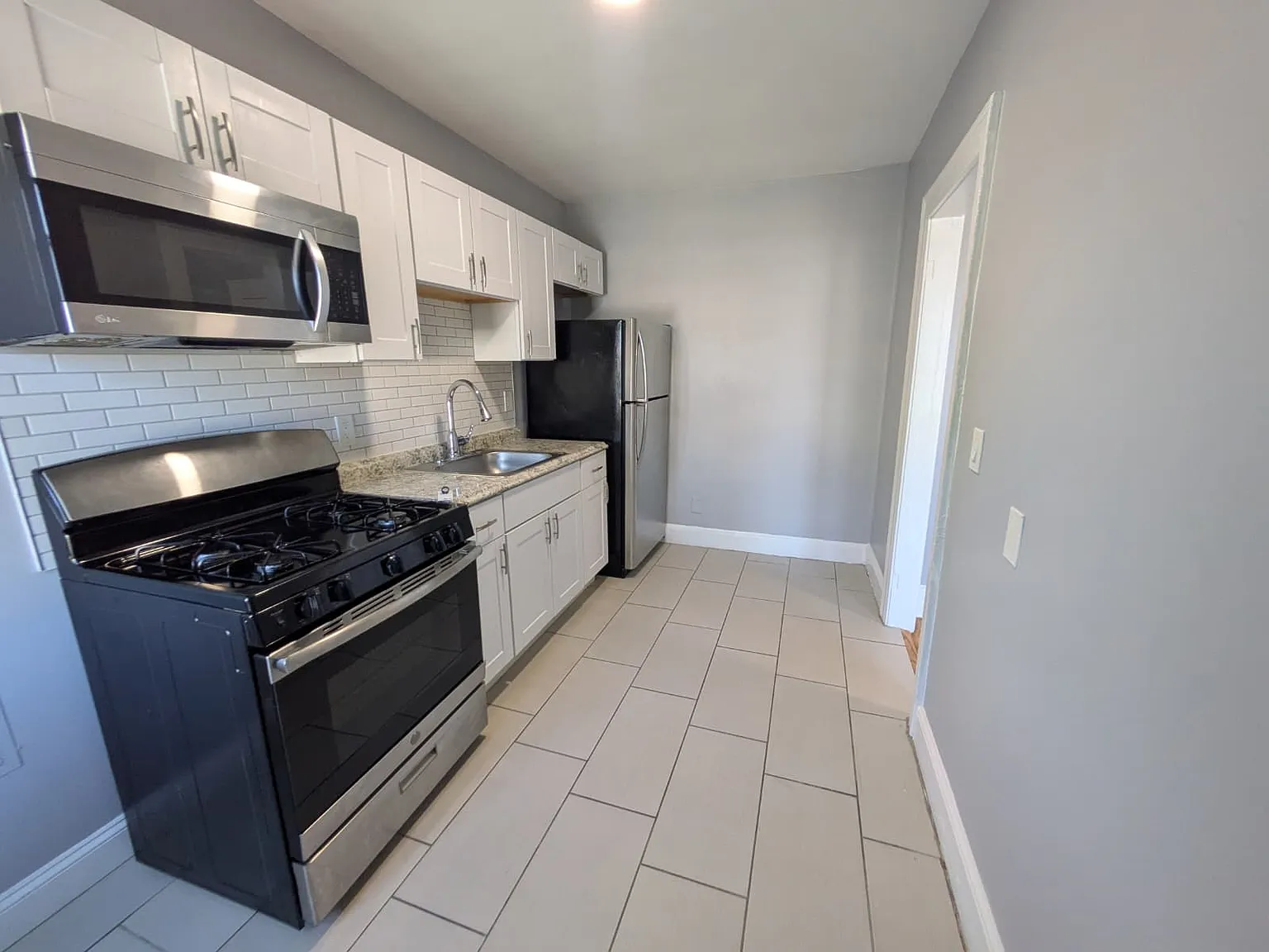 Studio, $1,315 — Photo 1