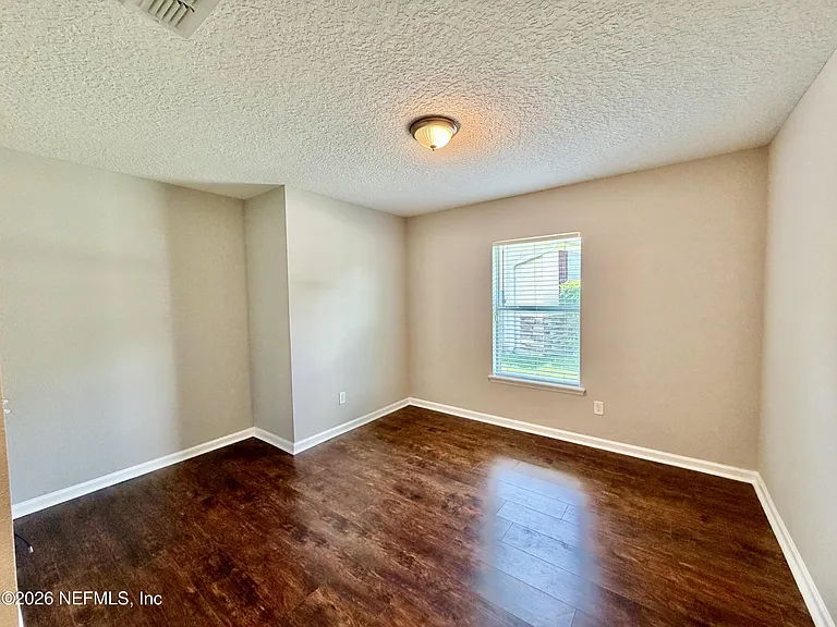 11970 Alexandra Dr — Photo 9