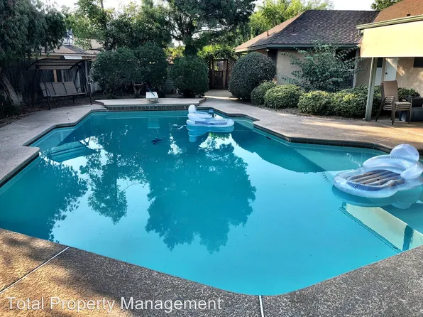 3149 W Monte Vista Ct, Visalia, CA 93277
