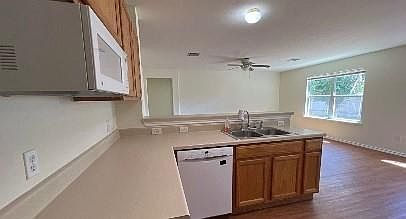 5th image of 940 Goldenrod St