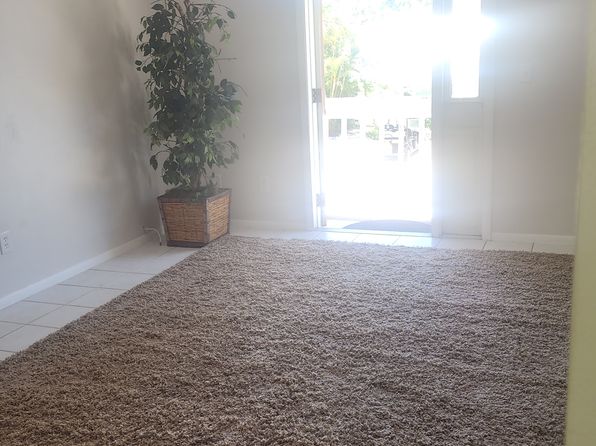 206 Peacock Ln APT E