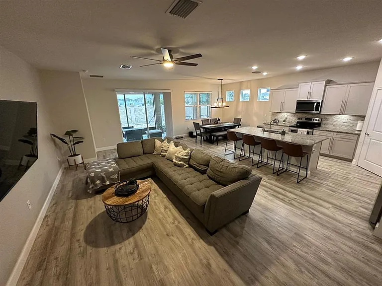 1127 Pipestone Pl — Photo 9