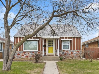 5575 North Navajo AVENUE, Glendale, WI, 53217