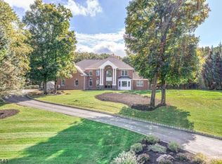 23 Forest Hill Dr, Sparta, NJ 07871