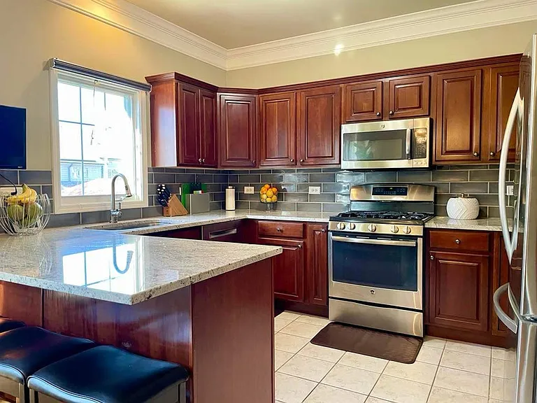 192 N Addison Ave — Photo 10