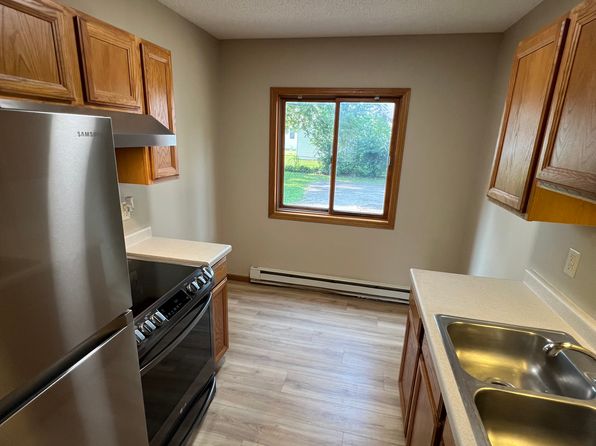 215 10th St SE APT 2