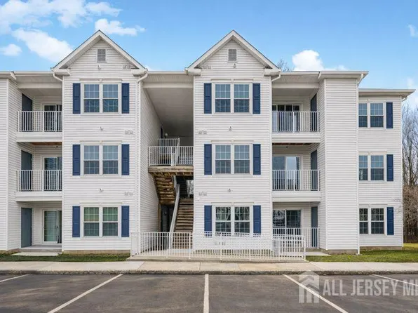 1227 Waterford Dr, Edison, NJ 08817