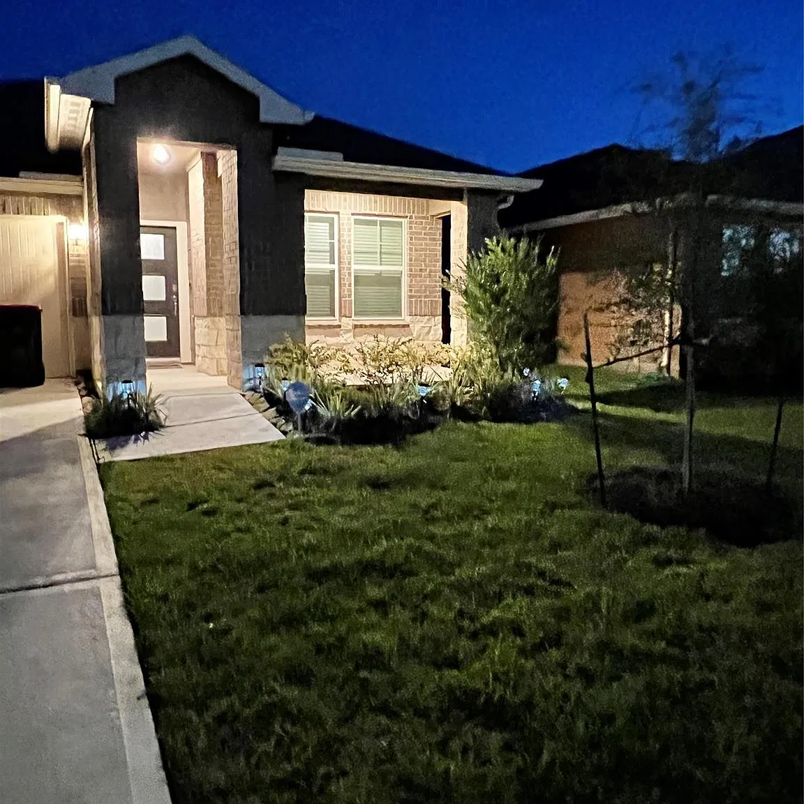 3 bed, 2.0 bath, 1477 sqft, $2,150 — Photo 2