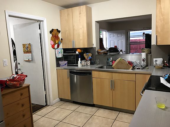 2nd image of 1725 SW 32nd St
