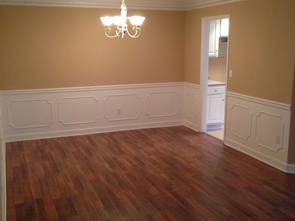 4th image of 8533 Oxford Dr