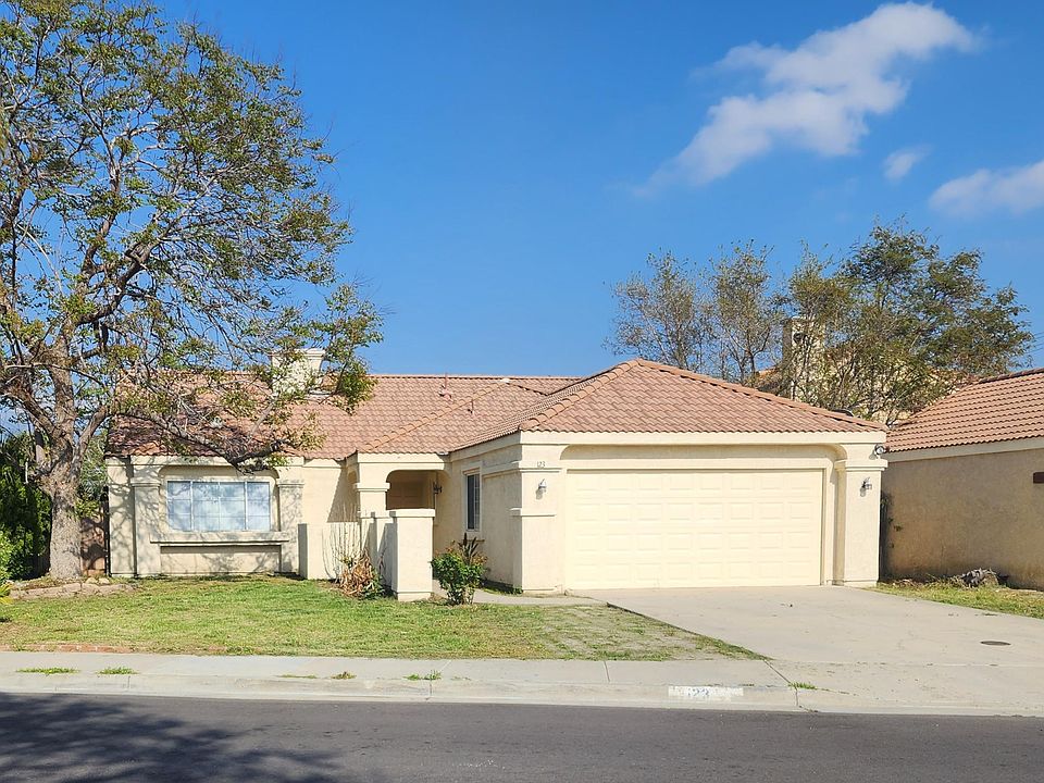 1st image of 123 N Mistletoe Ave