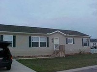 13606 Red Apple Ln, Carleton, MI 48117