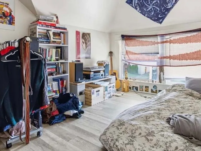 Top Floor Bedroom Occupied 1 a Facing West