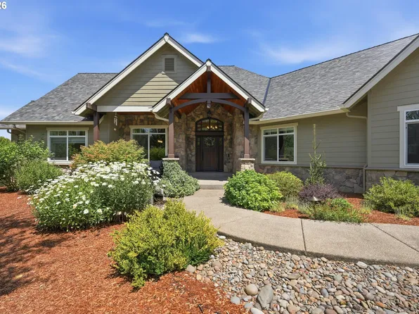 314 N 7th St, Carlton, OR 97111