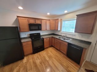 112 Meadow Ridge Dr APT 18, Bangor, ME 04401