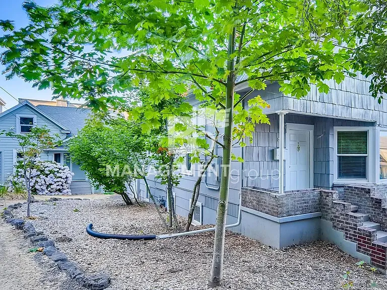 653 SW Sherman St — Photo 2