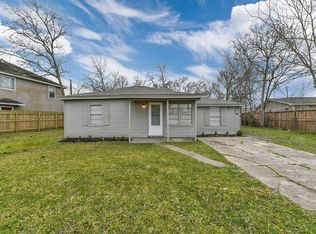 7919 Thompson Rd, Highlands, TX 77562