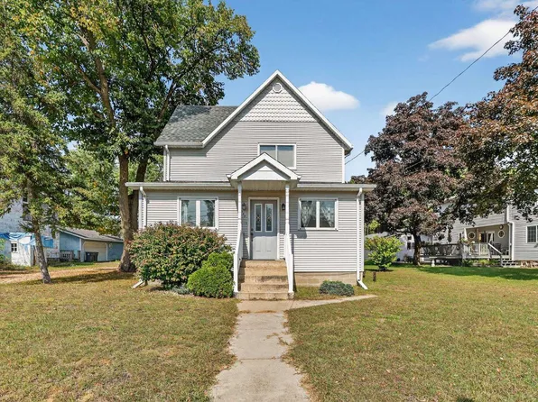 333 East Montello Street, Montello, WI 53949