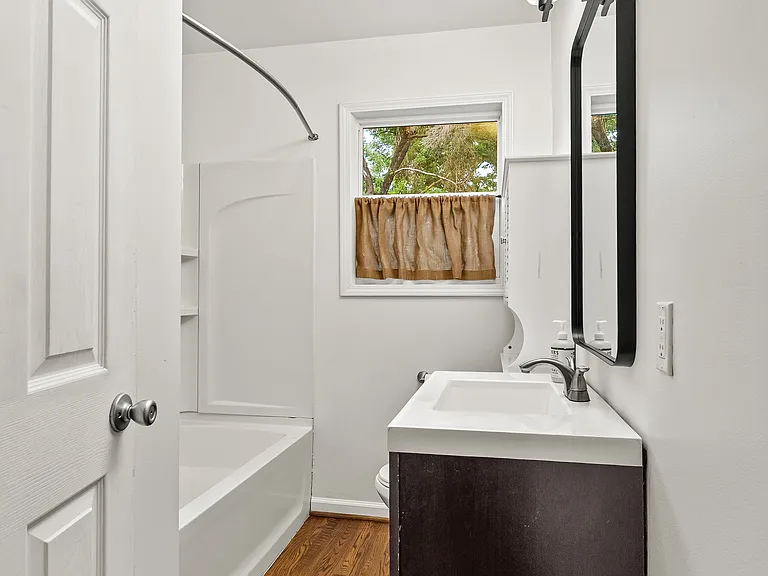 1425 Stainback Ave — Photo 5