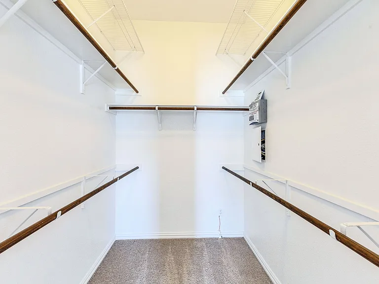 120 Lily Turf Cv — Photo 19