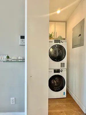 Sold by R New York | media 20