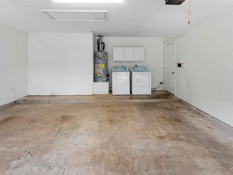 12646 Duchess Ln — Photo 17