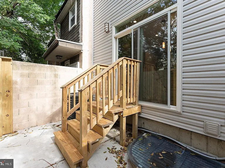 2127 N Randolph St — Photo 4