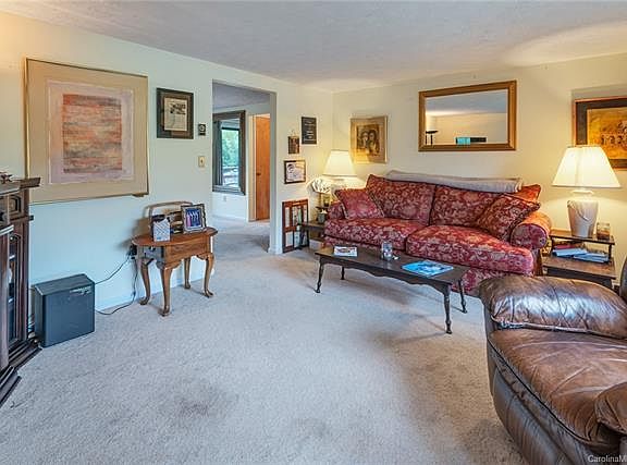 3rd image of 55 Brookside Dr APT 31