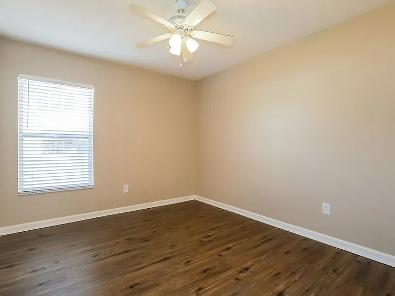 11424 Misty Isle Ln — Photo 16