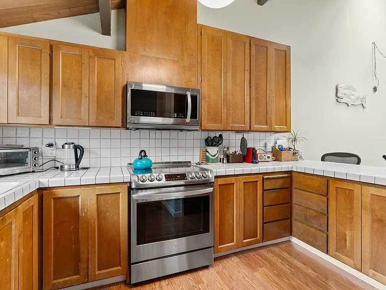 21187 E Cliff Dr — Photo 18
