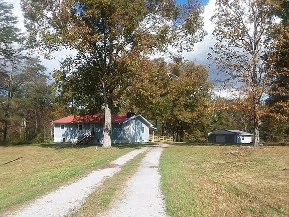 2nd image of 2554 Ryan Rd