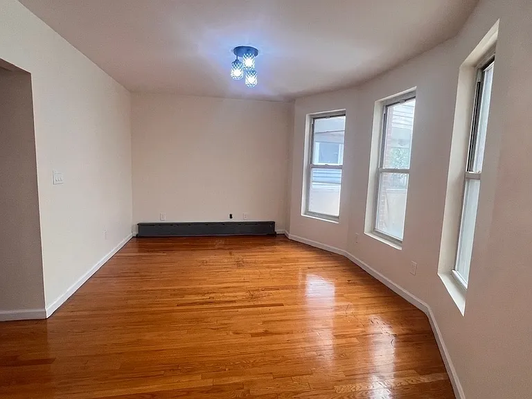 350 E 5th St #2 — Photo 2