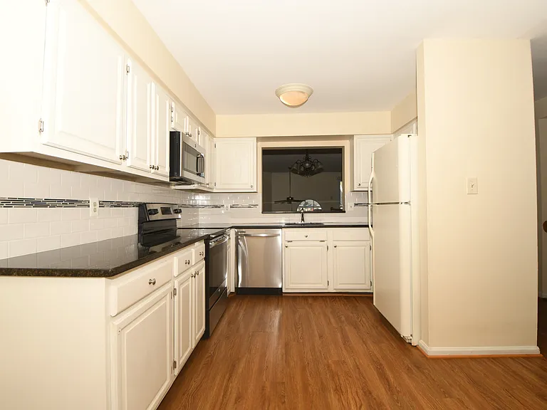 7802 Mistic View Ct — Photo 39