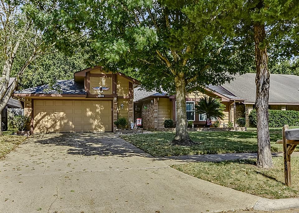 1st image of 3203 The Highlands Dr