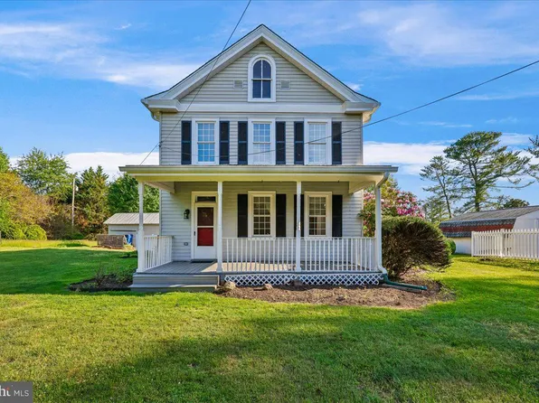 22165 Big Woods Rd, Dickerson, MD 20842
