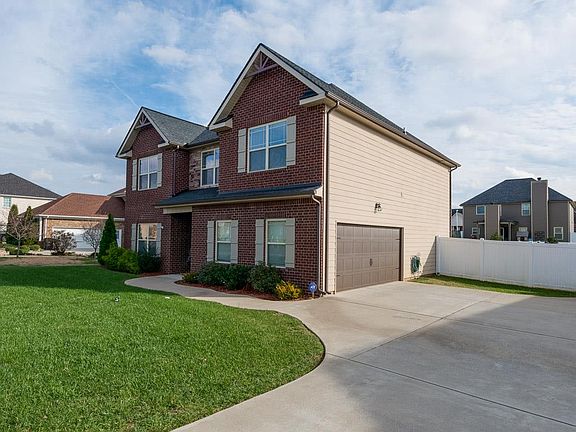 3rd image of 2324 Fox Creek Dr