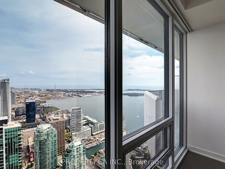 88 Harbour St #6706 — Photo 22