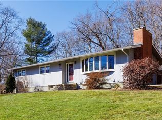 29 Garnet Ridge Dr, Tolland, CT 06084