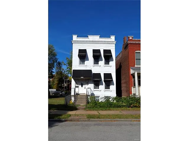 4443 Oakland Ave photo 1