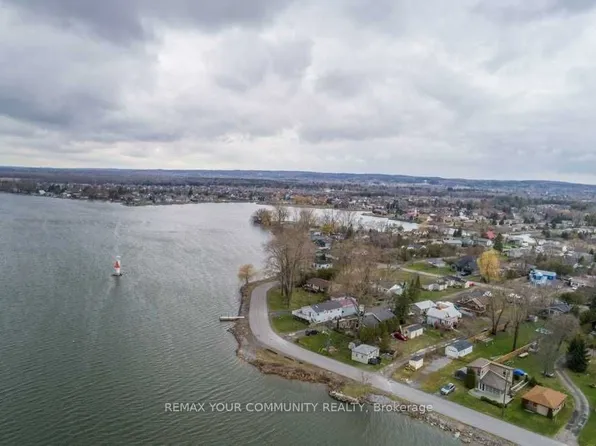 17 Price St W, Brighton, ON K0K 1H0